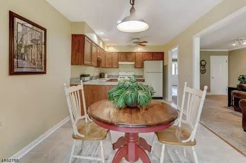 27 Maple Ct, Flemington, NJ 08822 photo 12