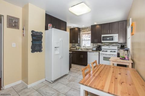 188 Hillcrest Dr, Wayne, NJ 07470 photo 4