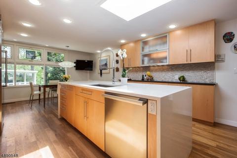 2 Clinton Pl, Millburn, NJ 07041 photo 8