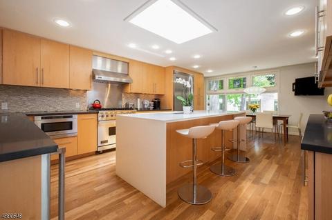 2 Clinton Pl, Millburn, NJ 07041 photo 7