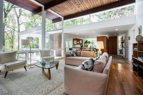 2 Clinton Pl, Millburn, NJ 07041 photo 4