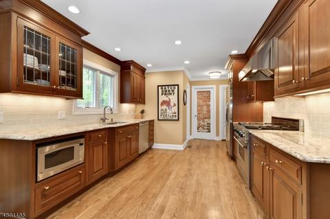 17 Cromwell Dr, Mendham, NJ 07945 photo 9