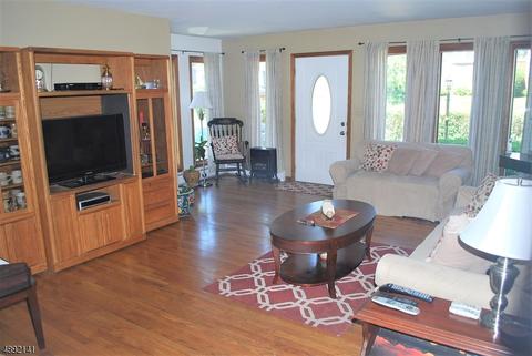 14 Durant Pl, Nutley, NJ 07110 photo 2
