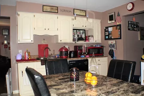 32 Guy St, Dover, NJ 07801 photo 2