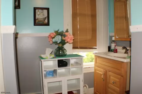 32 Guy St, Dover, NJ 07801 photo 7