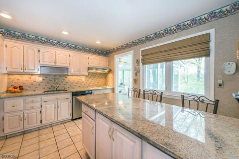 47 Rolling Hills Dr, Wayne, NJ 07470 photo 6