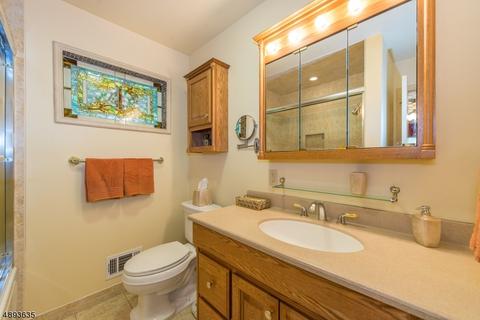 47 Rolling Hills Dr, Wayne, NJ 07470 photo 14
