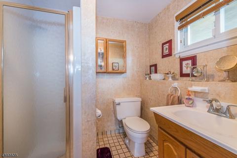 47 Rolling Hills Dr, Wayne, NJ 07470 photo 15