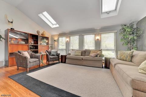 31 Brook Rd, Upper Saddle River, NJ 07458 photo 4