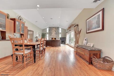 31 Brook Rd, Upper Saddle River, NJ 07458 photo 5