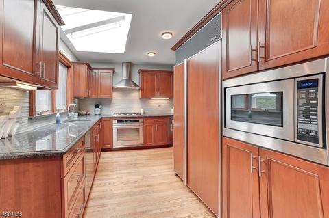 31 Brook Rd, Upper Saddle River, NJ 07458 photo 9