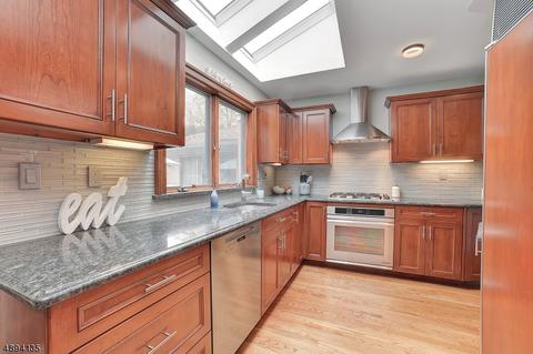 31 Brook Rd, Upper Saddle River, NJ 07458 photo 10