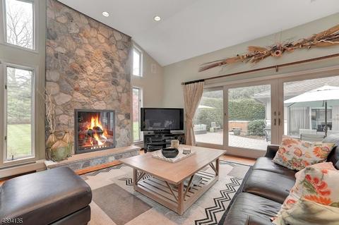 31 Brook Rd, Upper Saddle River, NJ 07458 photo 8