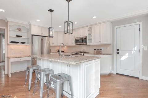 97 Stonebridge Rd, Montclair, NJ 07042 photo 9
