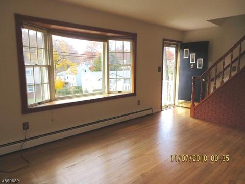 122 Woodhaven Dr, Wayne, NJ 07470 photo 1