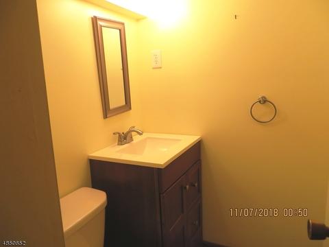 122 Woodhaven Dr, Wayne, NJ 07470 photo 15