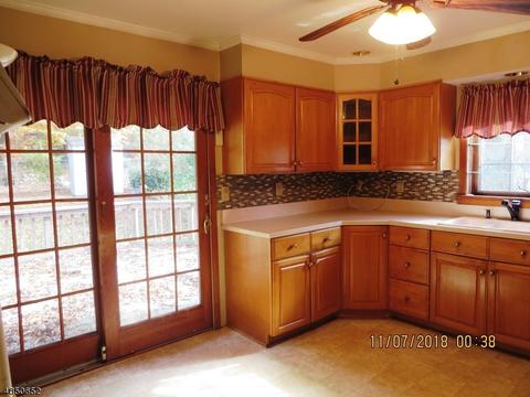 122 Woodhaven Dr, Wayne, NJ 07470 photo 3