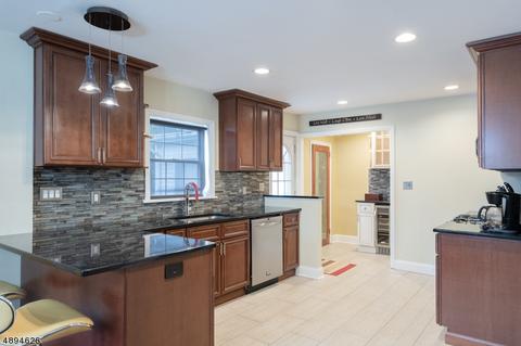 20 Walnut St, Dover, NJ 07801 photo 4