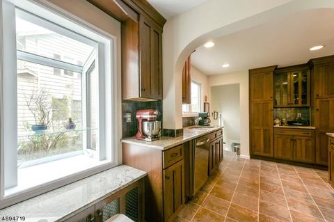 8 Smith St, Waldwick, NJ 07463 photo 12