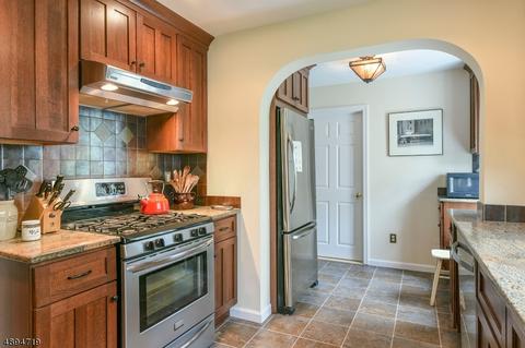 8 Smith St, Waldwick, NJ 07463 photo 11