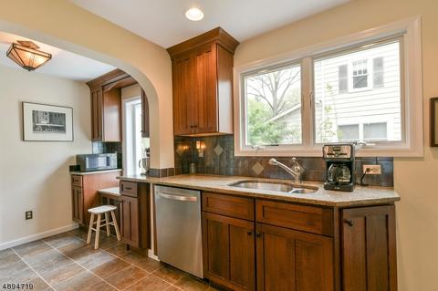 8 Smith St, Waldwick, NJ 07463 photo 9