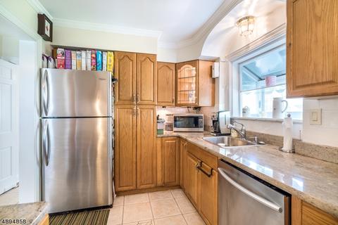 229 Bradford Rd, Hillside, NJ 07205 photo 6