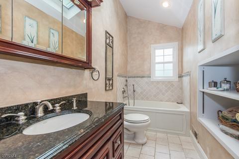 60 Lenox Rd, Wayne, NJ 07470 photo 18