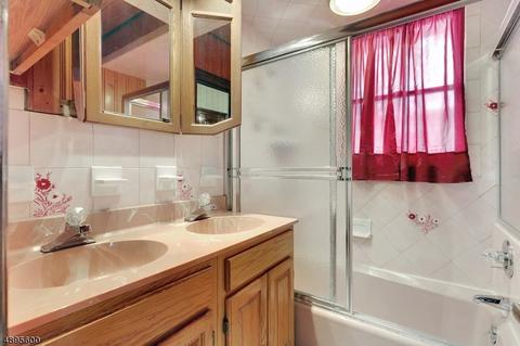 84 E Van Ness Ave, Rutherford, NJ 07070 photo 16