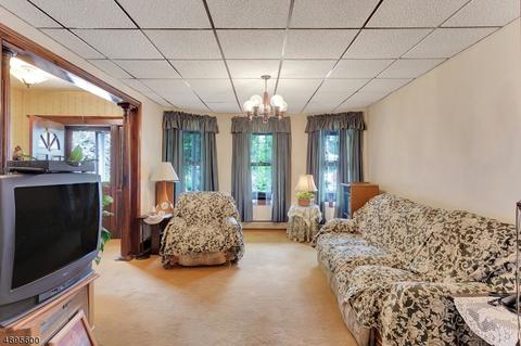 84 E Van Ness Ave, Rutherford, NJ 07070 photo 5