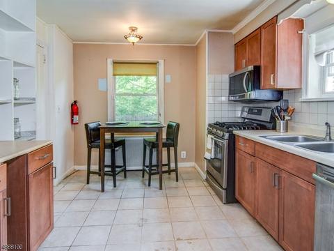 31 Van Ness Pl, Wayne, NJ 07470 photo 4