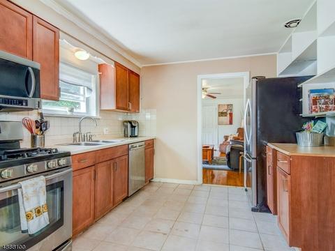31 Van Ness Pl, Wayne, NJ 07470 photo 5
