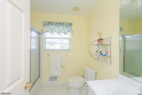 49 Saxton Dr, Hackettstown, NJ 07840 photo 20