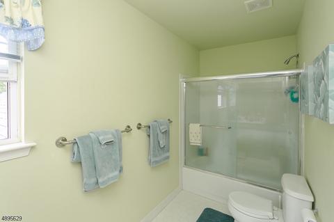49 Saxton Dr, Hackettstown, NJ 07840 photo 17