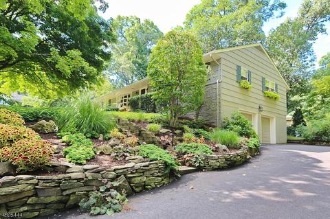 82 Stoneridge Rd, Summit, NJ 07901 photo 2