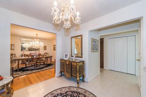 16 Lillian Ct, Wayne, NJ 07470 photo 4