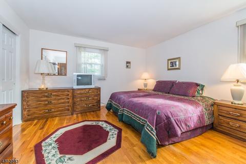 16 Lillian Ct, Wayne, NJ 07470 photo 16