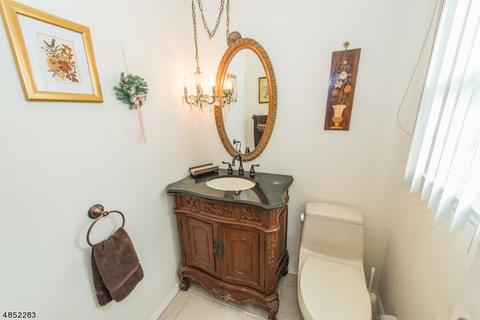 16 Lillian Ct, Wayne, NJ 07470 photo 13