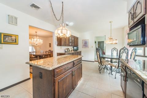 16 Lillian Ct, Wayne, NJ 07470 photo 12