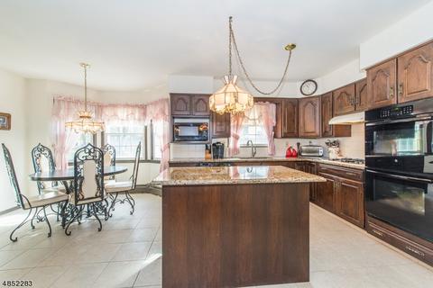 16 Lillian Ct, Wayne, NJ 07470 photo 10