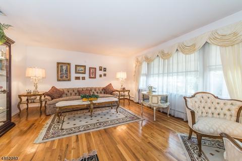 16 Lillian Ct, Wayne, NJ 07470 photo 5