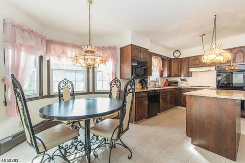 16 Lillian Ct, Wayne, NJ 07470 photo 11