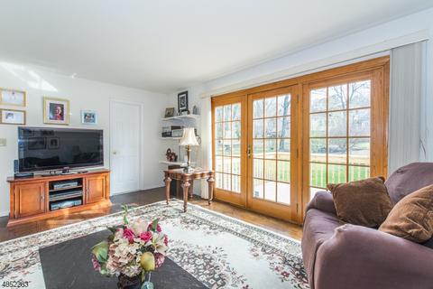 16 Lillian Ct, Wayne, NJ 07470 photo 8
