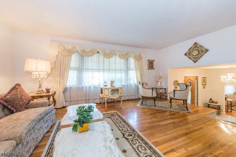 16 Lillian Ct, Wayne, NJ 07470 photo 6