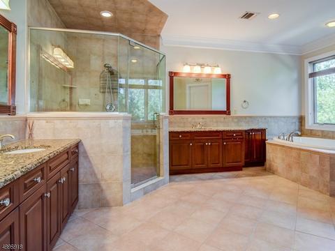 10 Christopher Ct, Montclair, NJ 07042 photo 12