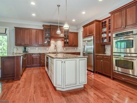 10 Christopher Ct, Montclair, NJ 07042 photo 6