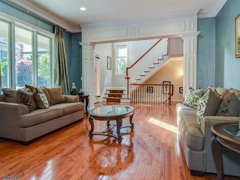 10 Christopher Ct, Montclair, NJ 07042 photo 4