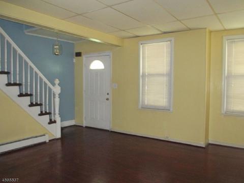623 E 7th St, Plainfield, NJ 07060 photo 4