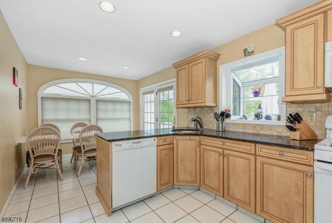 31 Cambridge Ter, Springfield, NJ 07081 photo 4