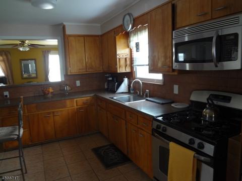 1584 Wainwright St, Hillside, NJ 07205 photo 5
