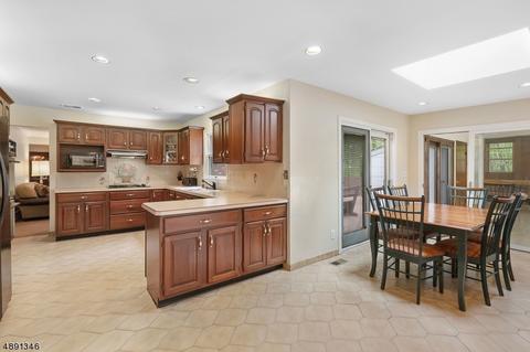 29 Springhill Rd, Randolph, NJ 07869 photo 5